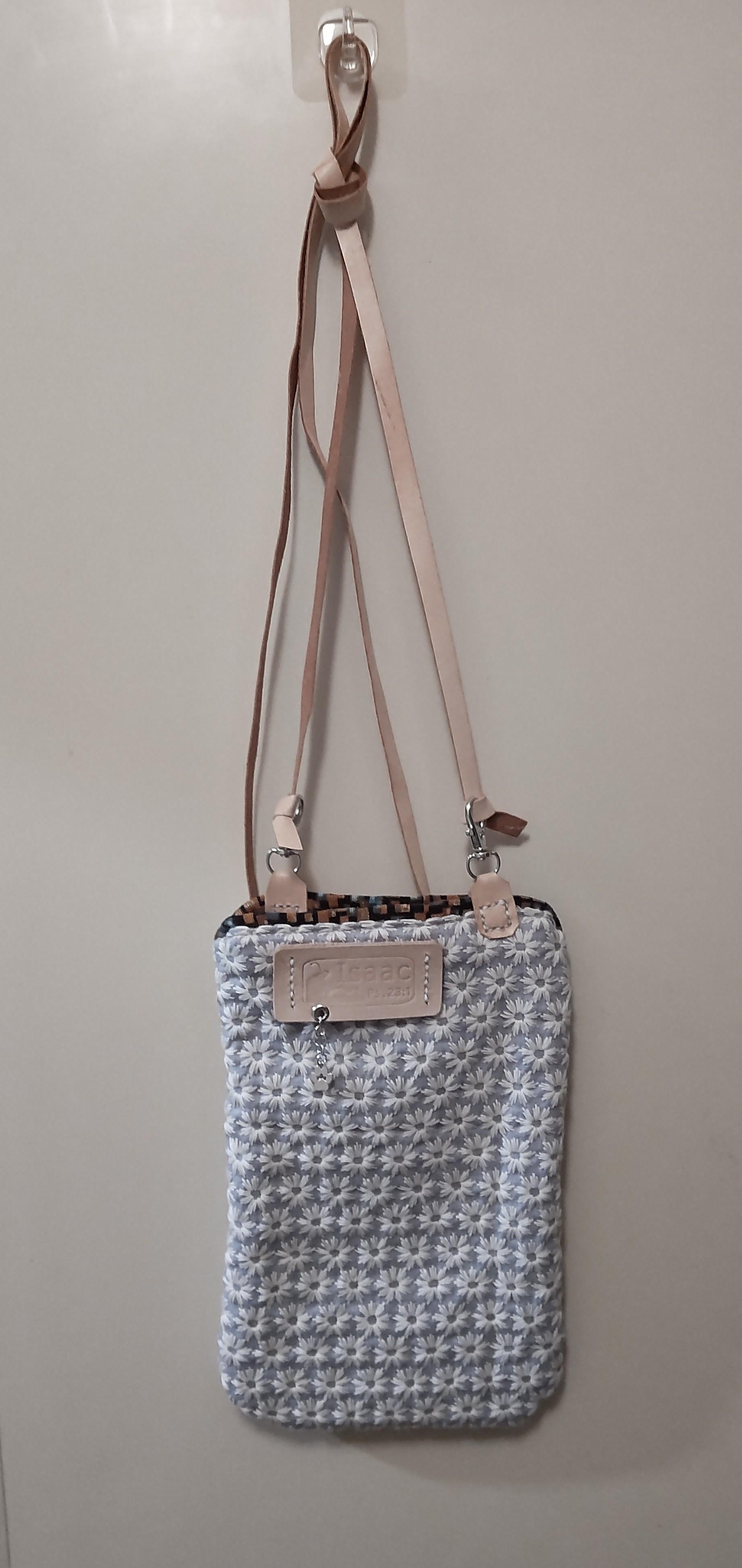 サコッシュ（花刺繍柄布）
